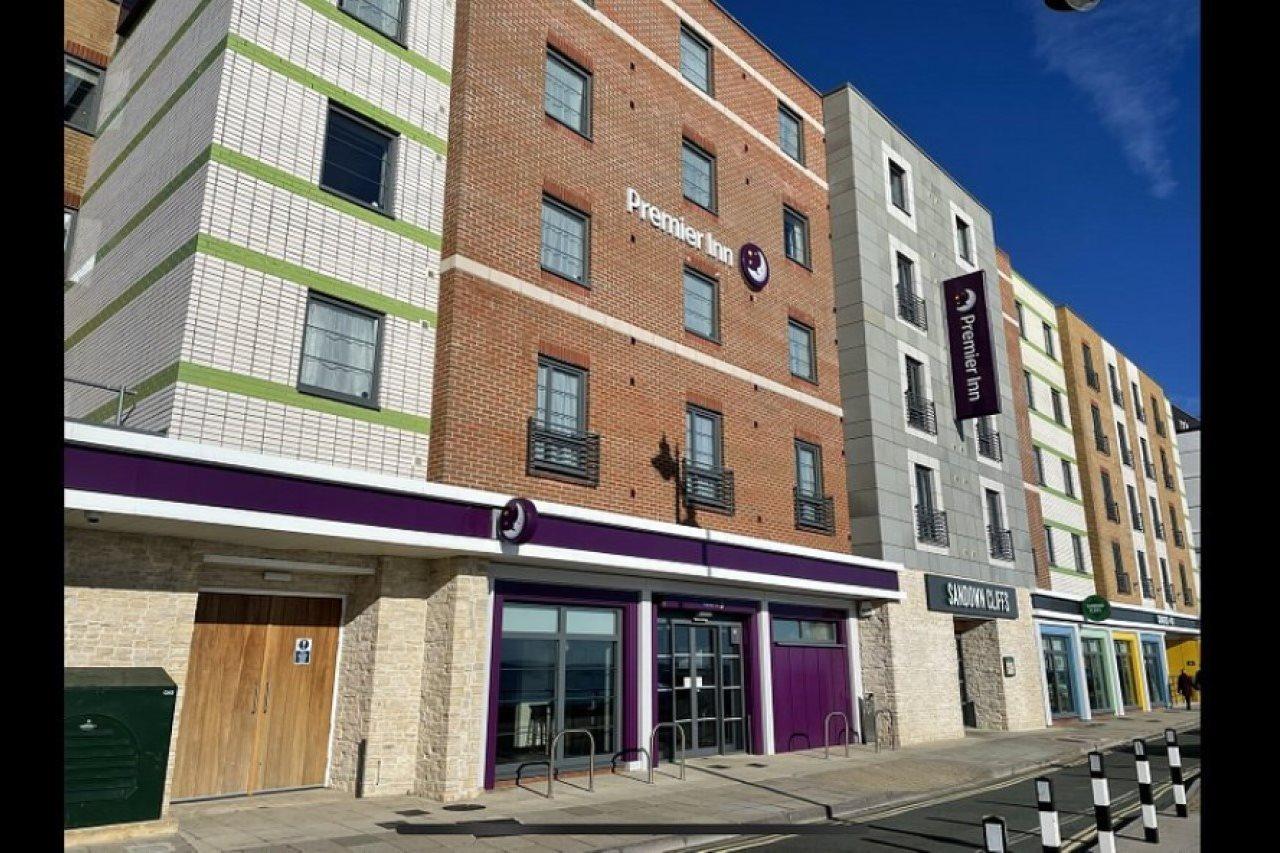 Premier Inn Isle Of Wight Сэнддаун Экстерьер фото